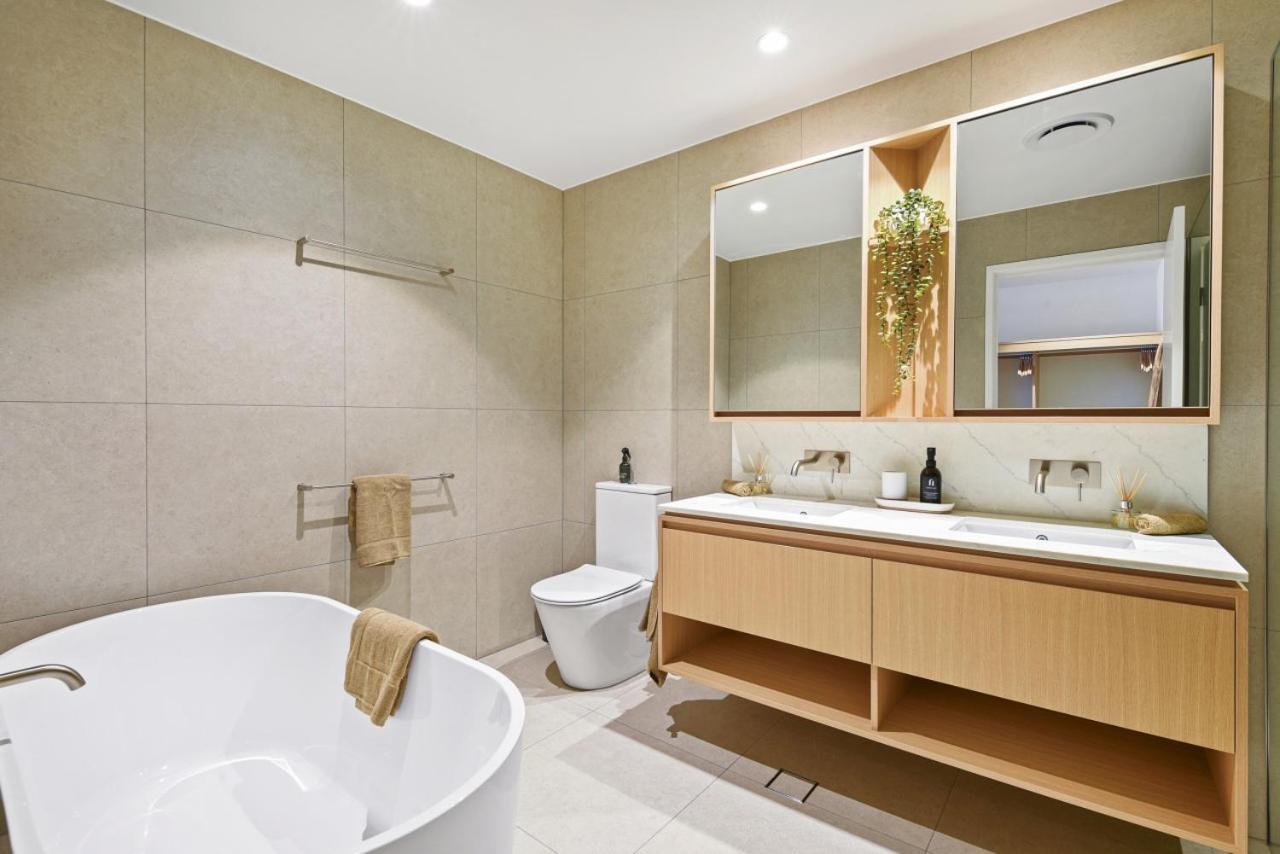 Beachfront Luxury Palm Gold Coast